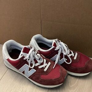 New Balance 574 Red & Cream Sneakers Retro Suede Mesh women’s size 9